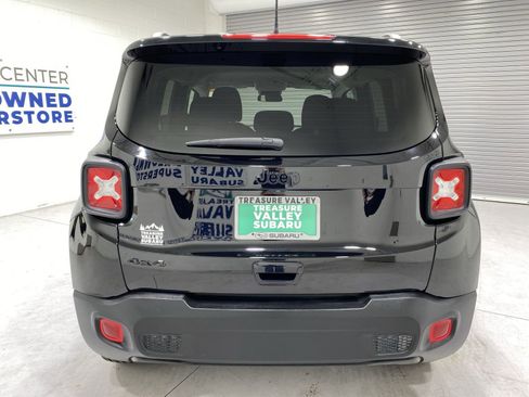 Used 2023 Jeep Renegade Latitude AWD/4WD image 7
