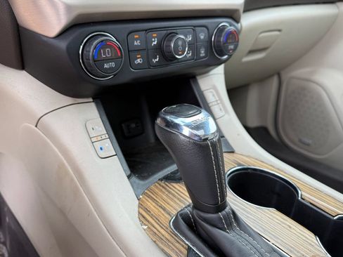 Used 2019 GMC Acadia Denali w/ Technology Package AWD/4WD image 20
