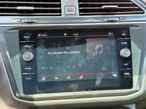 Used 2023 Volkswagen Tiguan SE R-Line image 11