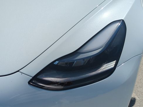 Used 2023 Tesla Model 3 Standard Range image 10