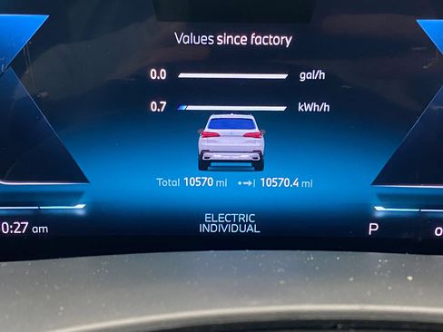 Used 2025 BMW X5 xDrive50e w/ Climate Comfort Package image 21