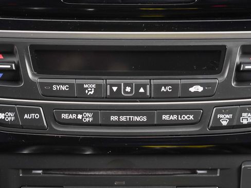 Used 2016 Honda Pilot Touring image 41