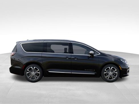 New 2026 Chrysler Pacifica Pinnacle w/ Trailer Tow Group AWD/4WD image 21