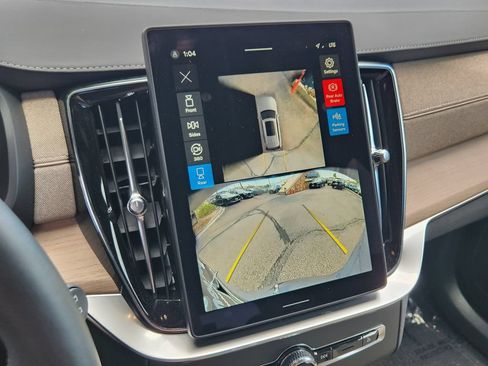 New 2026 Volvo XC90 B6 Plus w/ Protection Package Premier AWD/4WD image 9