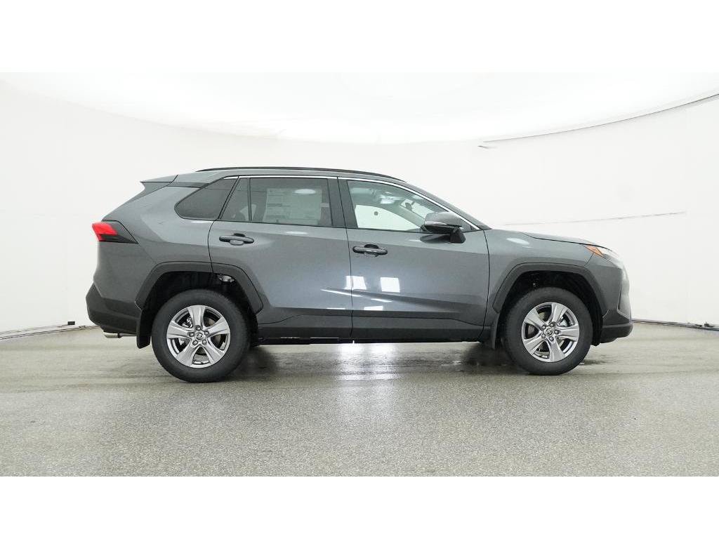 Used 2025 Toyota RAV4 XLE w/ Convenience Package FWD image 33