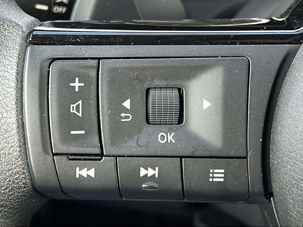Used 2023 Nissan Rogue SV FWD image 19