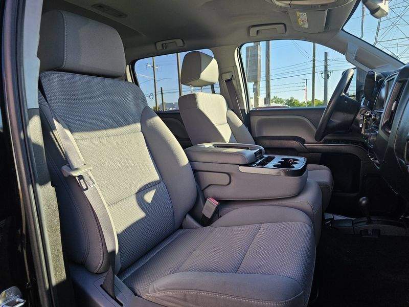 Used 2017 GMC Sierra 2500 4x4 Crew Cab image 26
