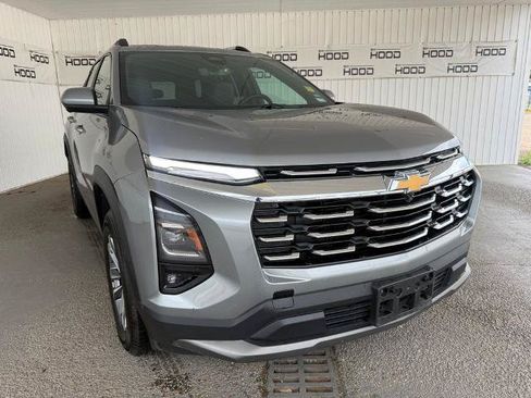Used 2025 Chevrolet Equinox LT w/ Convenience Package II FWD image 1