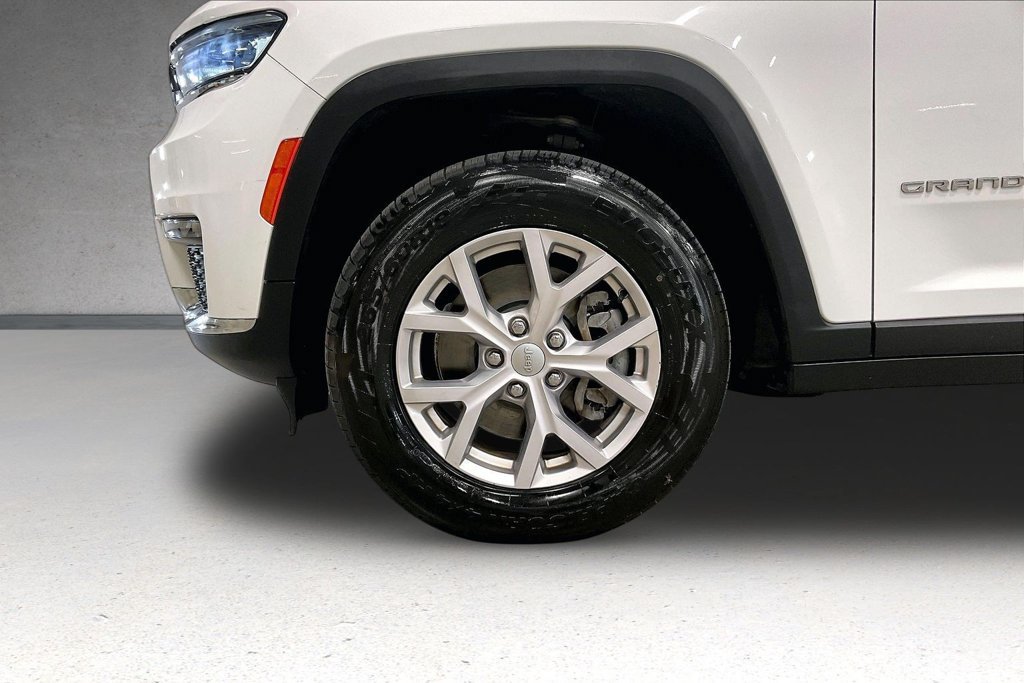 Used 2021 Jeep Grand Cherokee L Limited AWD/4WD image 36