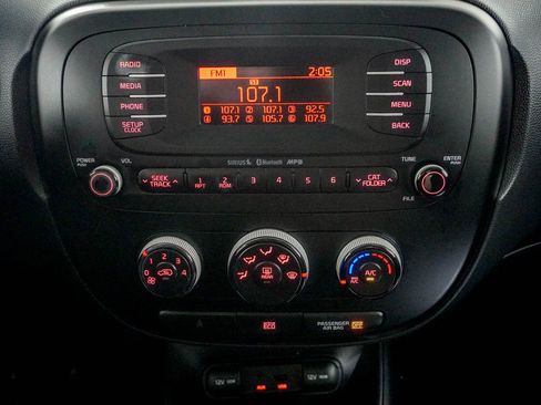 Used 2014 Kia Soul Base image 22