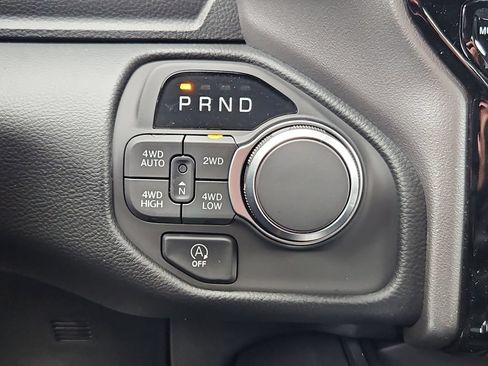 New 2026 RAM 1500 4x4 Crew Cab image 27