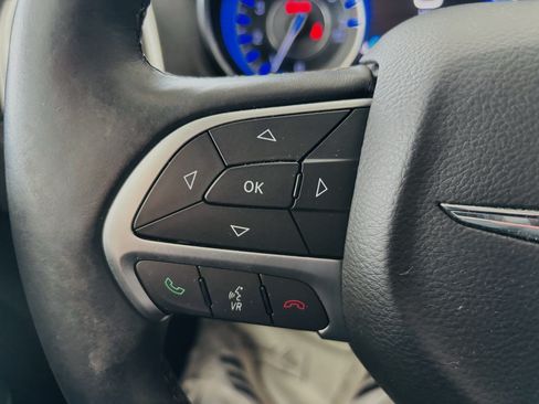 Used 2016 Chrysler 300 C AWD/4WD image 39