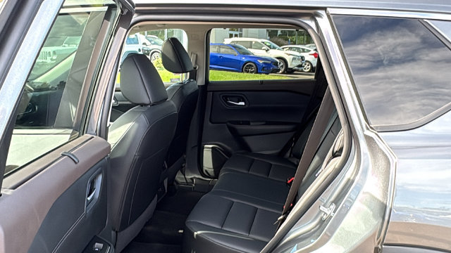 Certified 2023 Nissan Rogue SV w/ SV Premium B Package AWD/4WD image 24