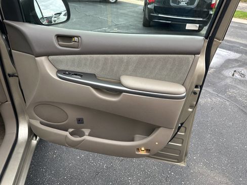 Used 2008 Toyota Sienna CE image 11