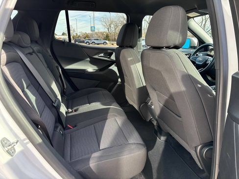 Used 2025 Chevrolet Equinox LT image 16