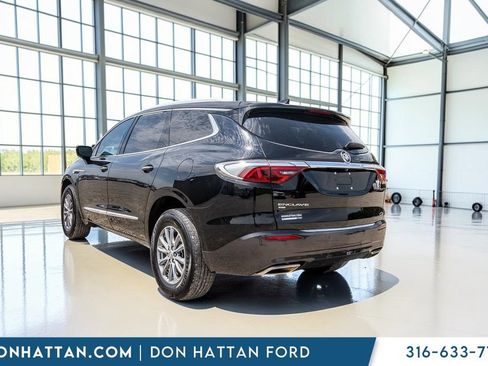 Used 2023 Buick Enclave Essence AWD/4WD image 29