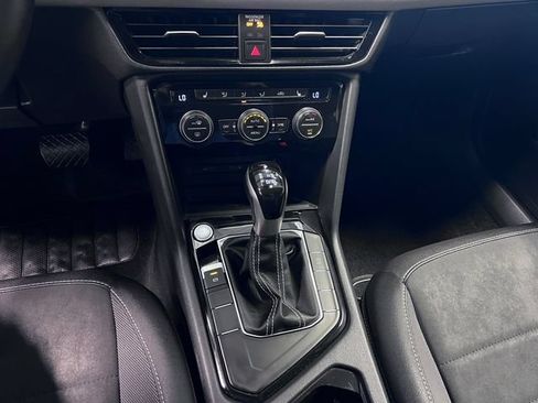 Certified 2024 Volkswagen Taos SE FWD image 27