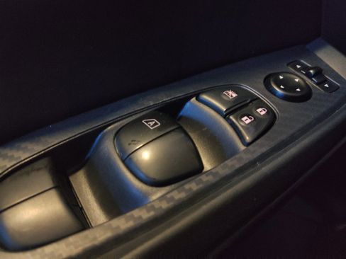 Used 2025 Nissan Sentra SV FWD image 27
