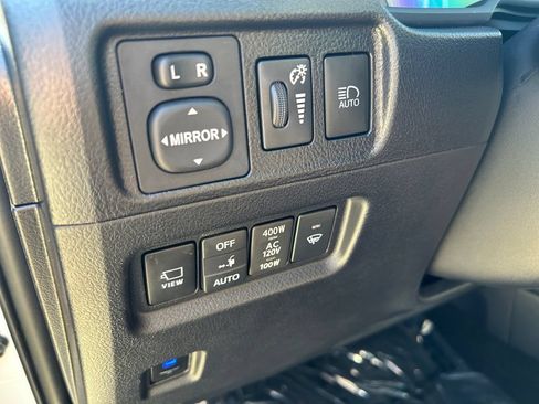 Used 2023 Toyota 4Runner Limited AWD/4WD image 20