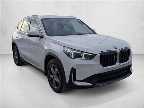 Used 2023 BMW X1 xDrive28i image 3