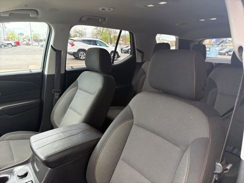Used 2018 Chevrolet Traverse LT FWD image 18