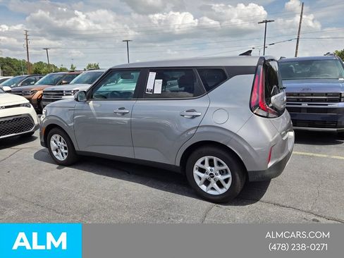 Used 2025 Kia Soul LX FWD image 28