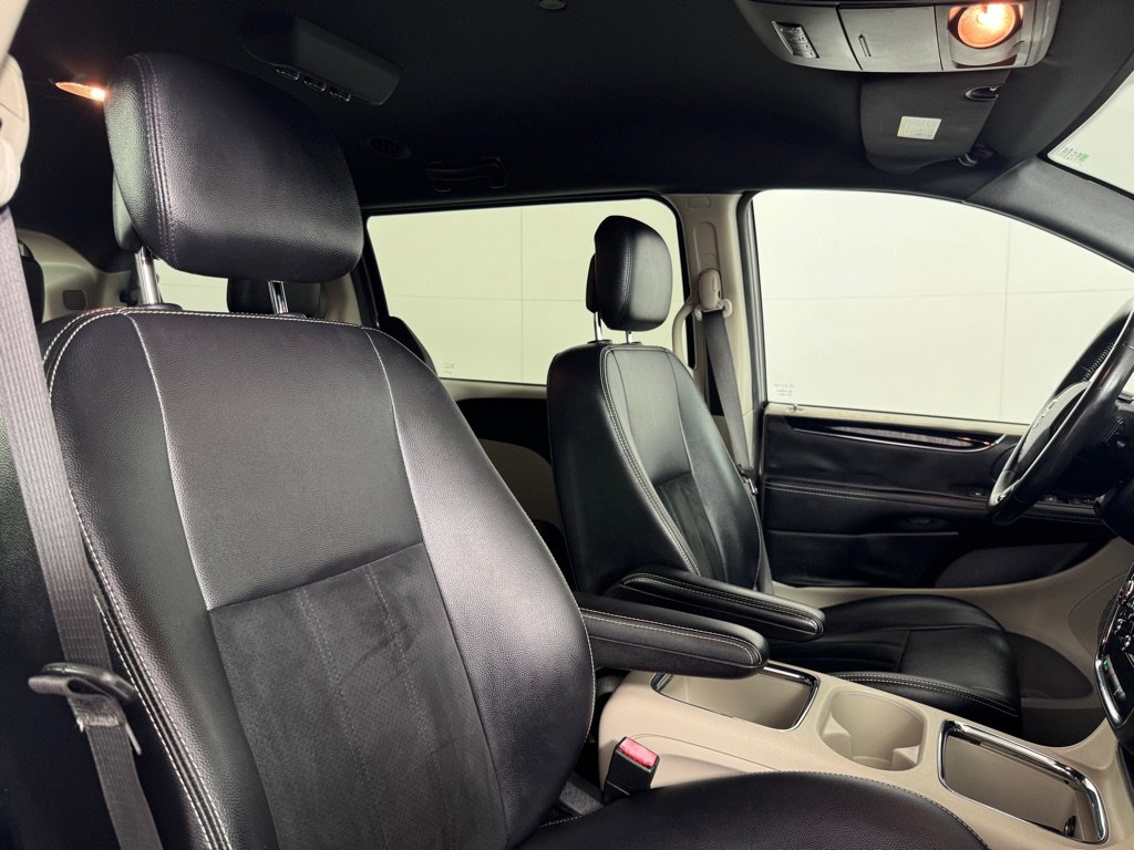Used 2018 Dodge Grand Caravan SXT FWD image 26