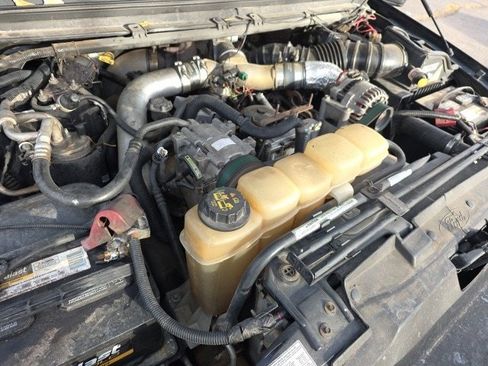 Used 2000 Ford Excursion XLT image 17