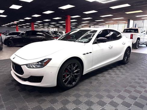 Used 2019 Maserati Ghibli S RWD image 8