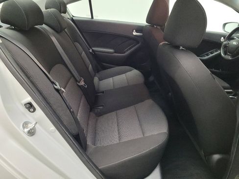 Used 2017 Kia Forte LX image 19