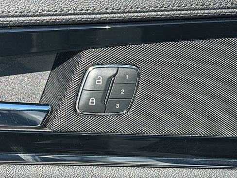 Used 2022 Lincoln Nautilus Reserve image 11