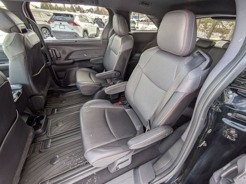 Used 2022 Toyota Sienna XSE image 20