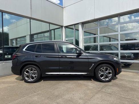 Used 2024 BMW X3 xDrive30i w/ Premium Package w/ZPA image 4
