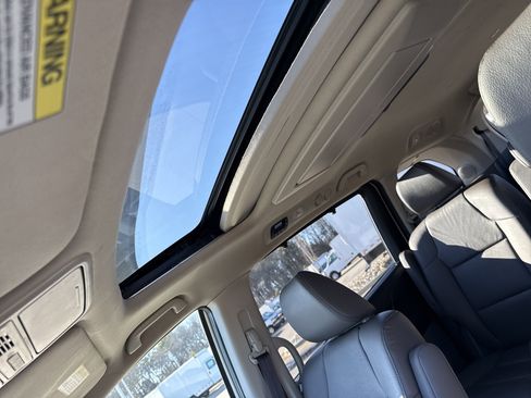 Used 2014 Honda Odyssey Touring Elite image 35