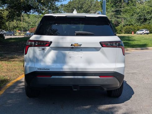 New 2026 Chevrolet Equinox LT w/ Safety and Technology Package FWD image 3