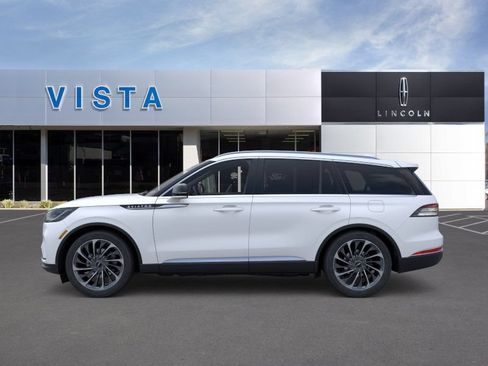 Used 2026 Lincoln Aviator Reserve AWD/4WD image 3