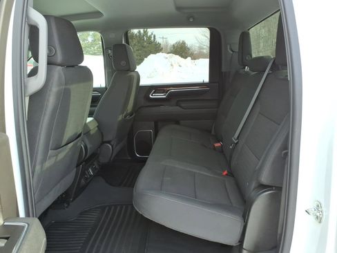 Used 2025 Chevrolet Silverado 2500 LT w/ Convenience Package image 11