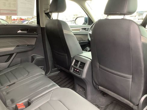 Used 2021 Volkswagen Atlas SEL Premium w/ MDO Package (Bench Seat) image 17