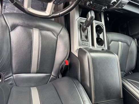 Used 2018 Ford F150 Platinum w/ Equipment Group 701A Luxury image 15