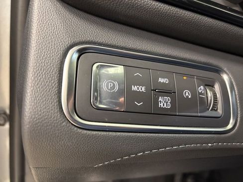 Used 2025 Buick Enclave Preferred image 33