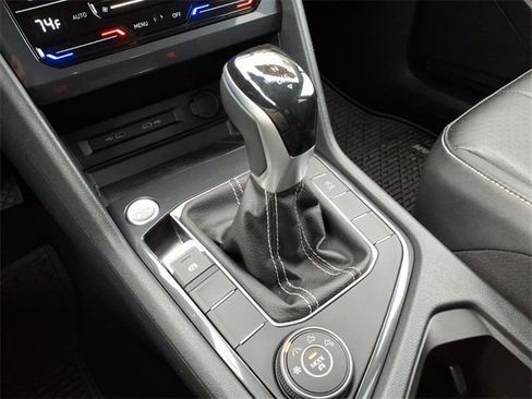 Used 2022 Volkswagen Tiguan SE image 20
