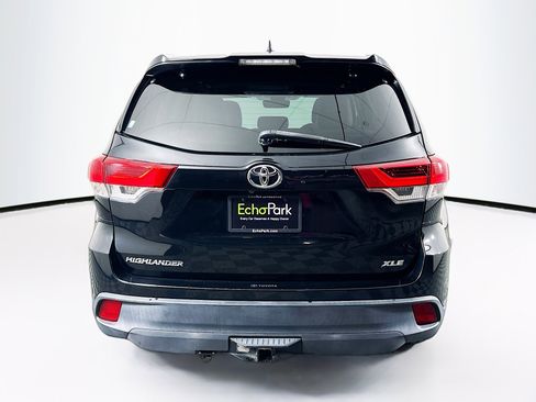 Used 2019 Toyota Highlander XLE image 7