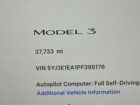 Used 2023 Tesla Model 3 Standard Range image 17