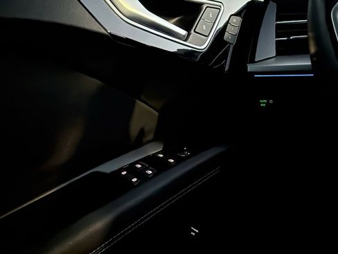 Used 2024 Audi Q4 e-tron Premium Plus w/ Premium Plus image 19
