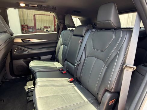 Used 2025 INFINITI QX60 Luxe w/ Black Edition image 19