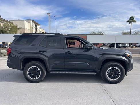 Used 2025 Toyota 4Runner TRD Off-Road Premium image 3