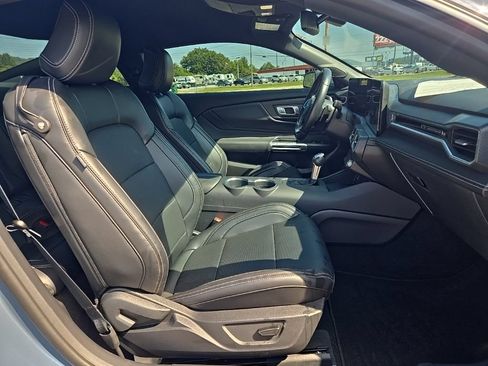 Used 2025 Ford Mustang GT Premium RWD image 18