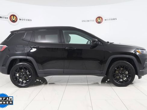 Used 2022 Jeep Compass Altitude w/ Convenience Group image 2