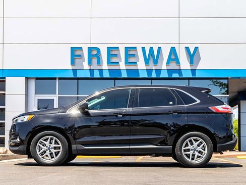 Used 2022 Ford Edge SEL w/ Convenience Package AWD/4WD image 2