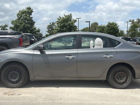 Used 2015 Nissan Sentra SV FWD image 9